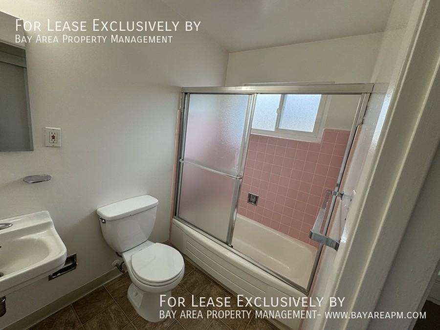 1445 Ebener St #4 - Photo 7 of 8