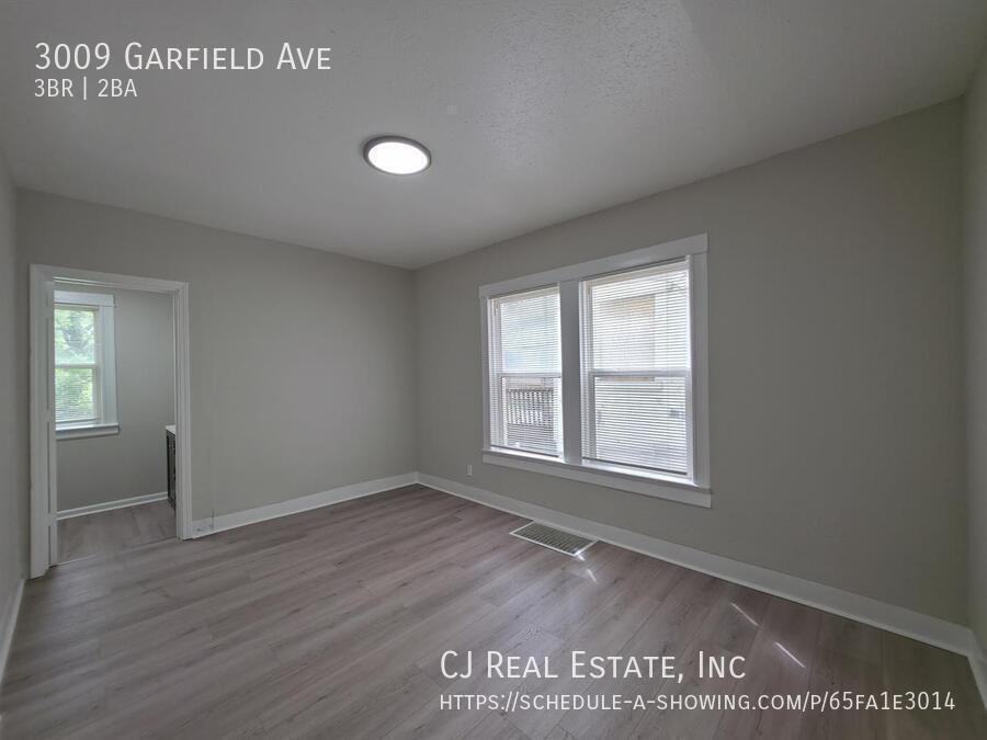 3009 Garfield Ave - Photo 4 of 11