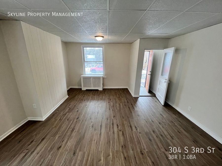 304 S 3rd St - Photo 4 of 15