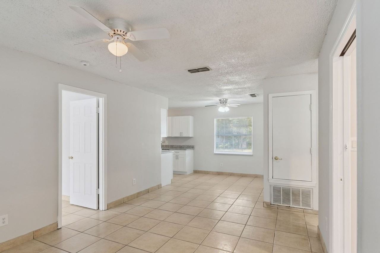 2853 Sanford Ave - Photo 3 of 10