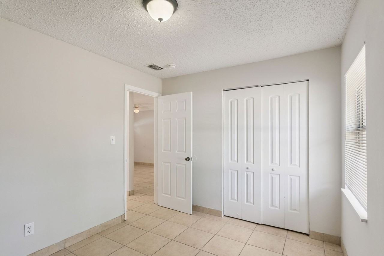 2853 Sanford Ave - Photo 6 of 10