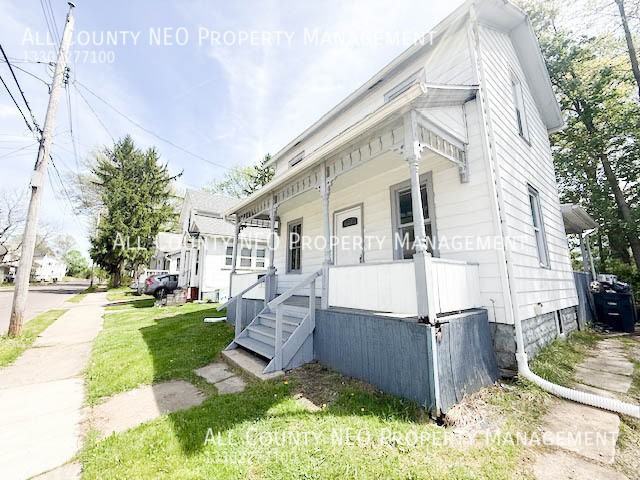 374 E Voris St - Photo 2 of 3