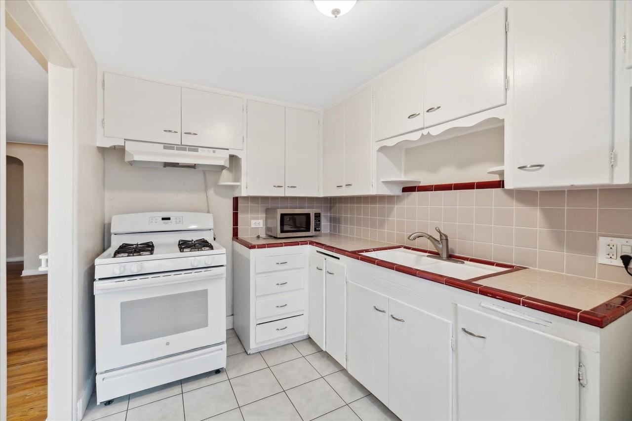 1522 Fairfax St #1 - Photo 4 of 7
