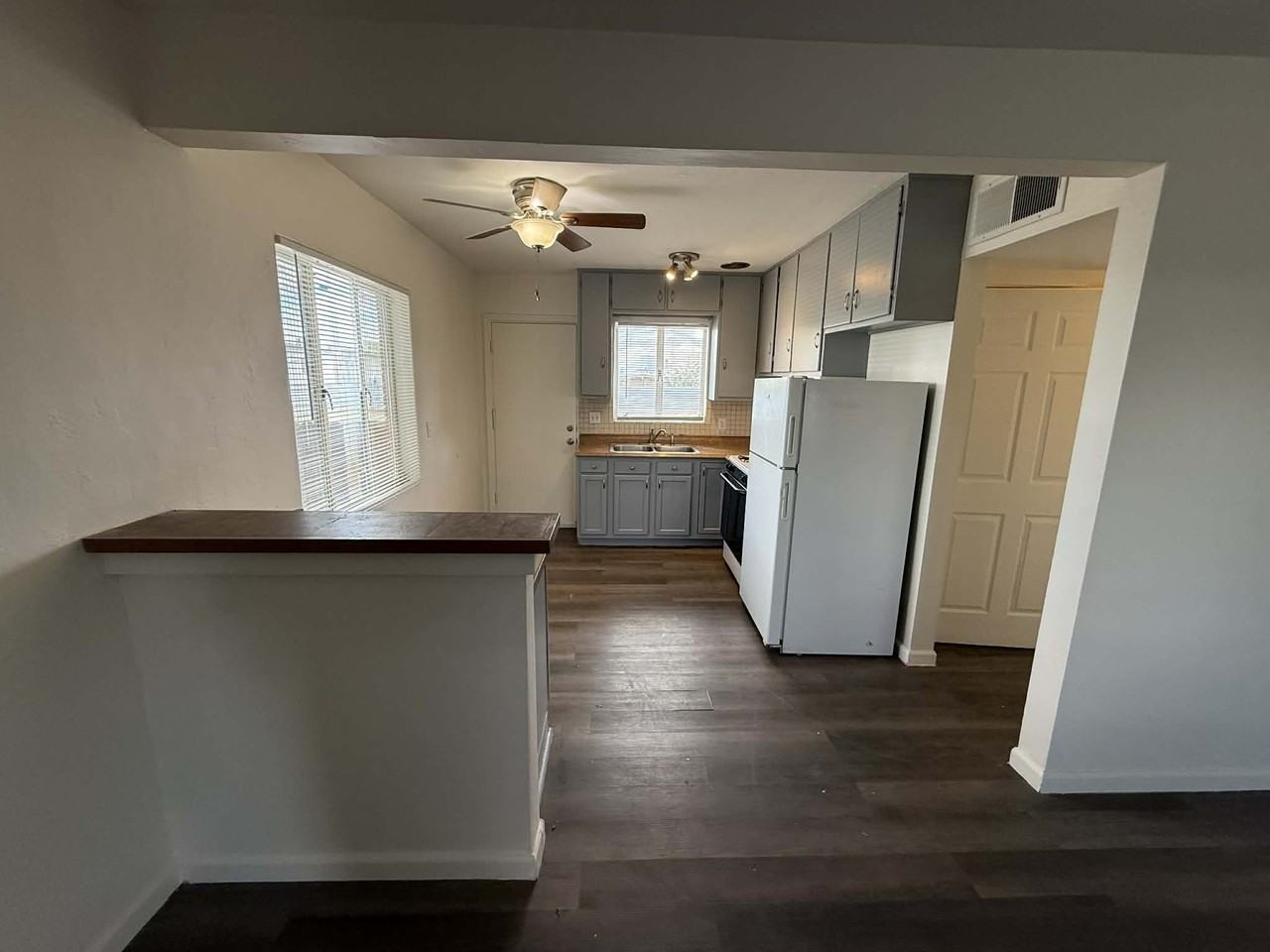 1809 // 4733 East 2nd Street - Photo 4 of 16