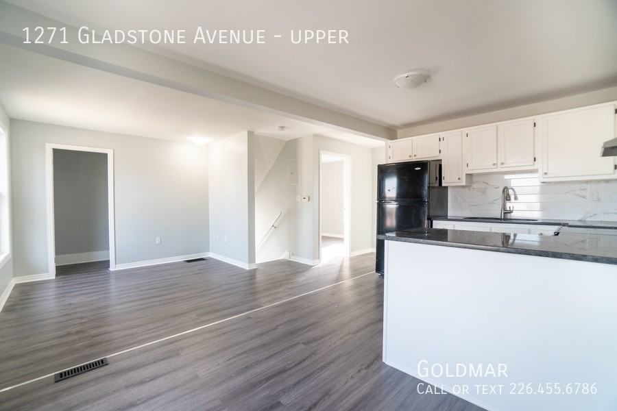 1271 Gladstone Ave - Photo 3 of 10