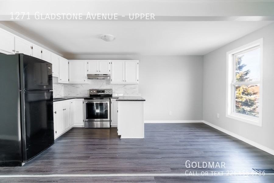 1271 Gladstone Ave - Photo 4 of 10