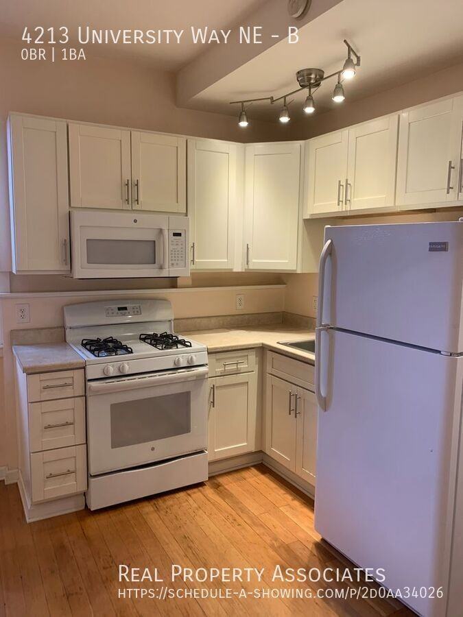 4213 University Way Ne #B - Photo 3 of 23