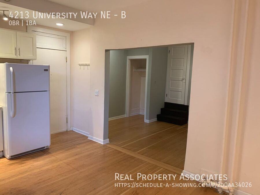 4213 University Way Ne #B - Photo 5 of 23