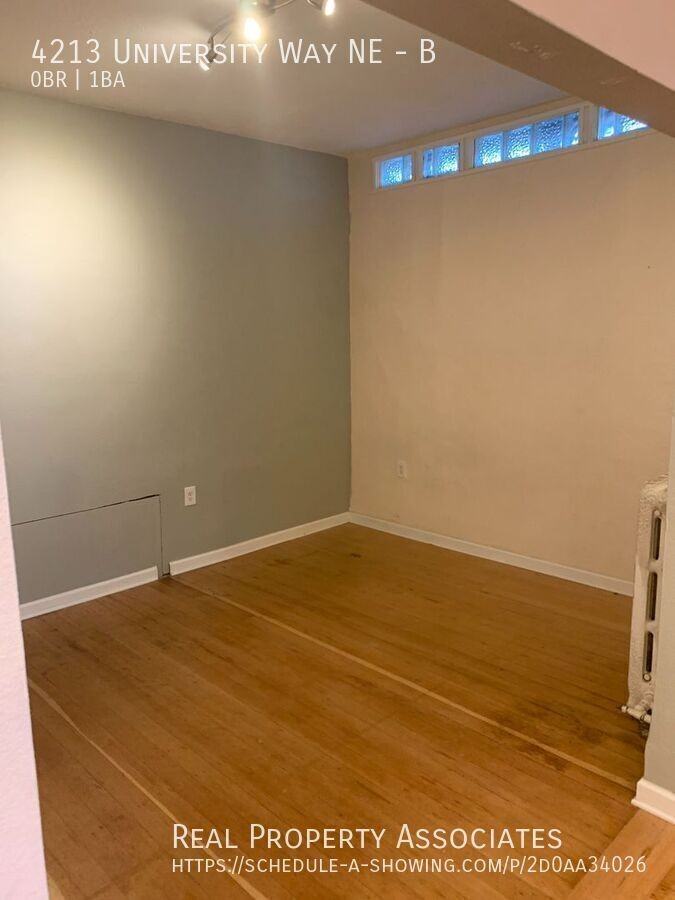 4213 University Way Ne #B - Photo 6 of 23