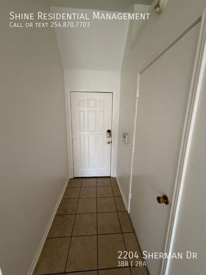 2204 Sherman Dr - Photo 2 of 22