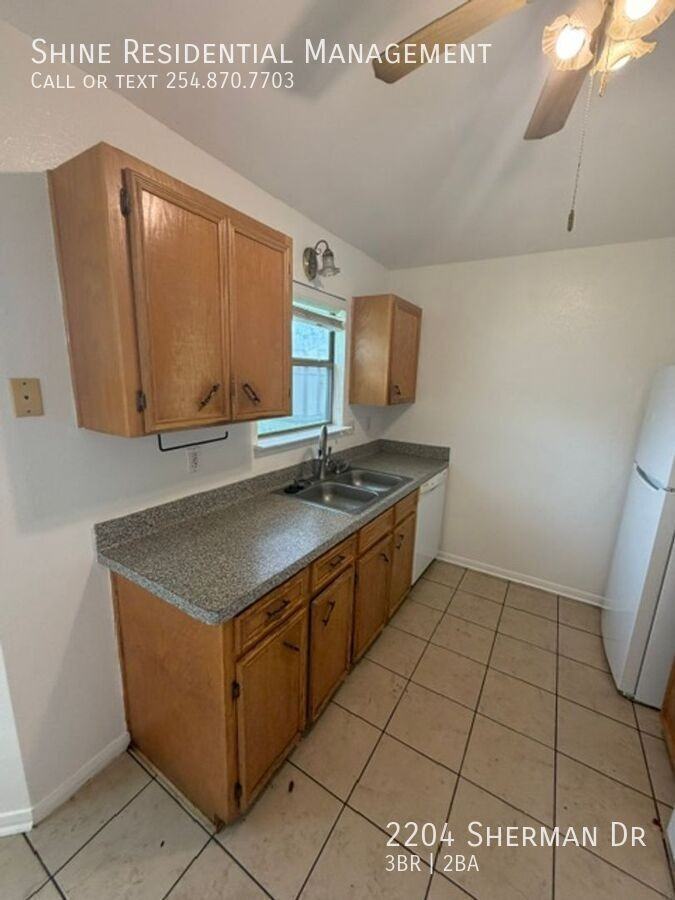 2204 Sherman Dr - Photo 6 of 22