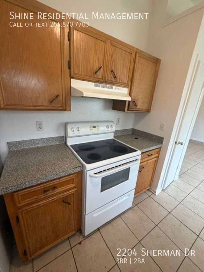 2204 Sherman Dr - Photo 7 of 22