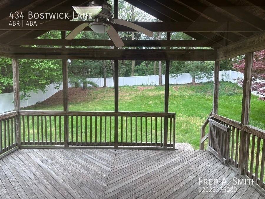 434 Bostwick Ln - Photo 3 of 50