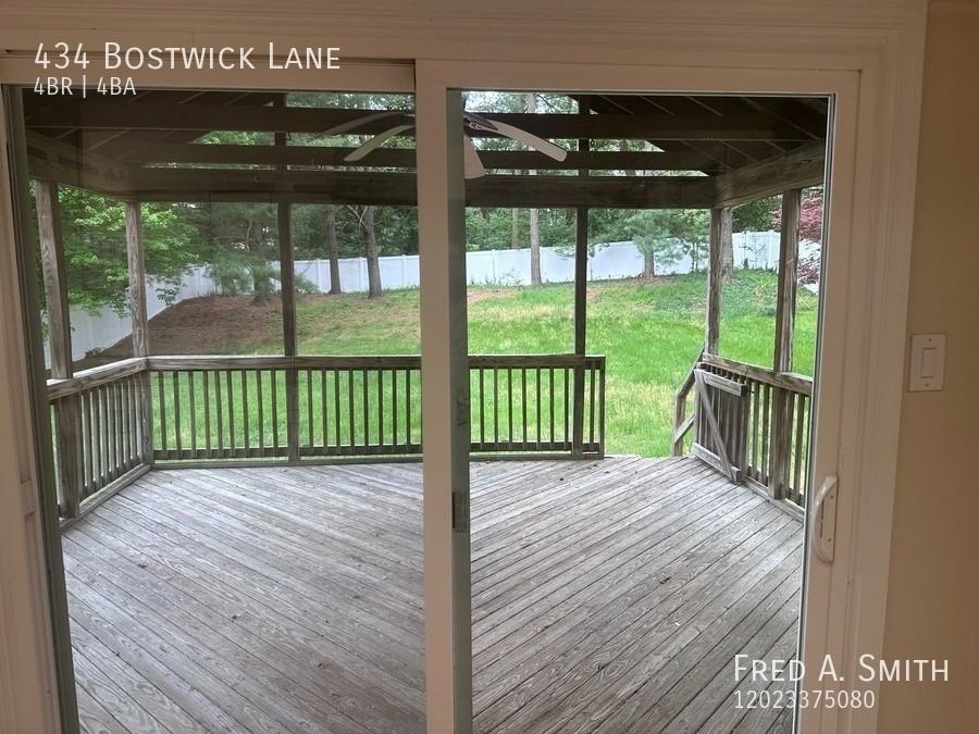 434 Bostwick Ln - Photo 4 of 50