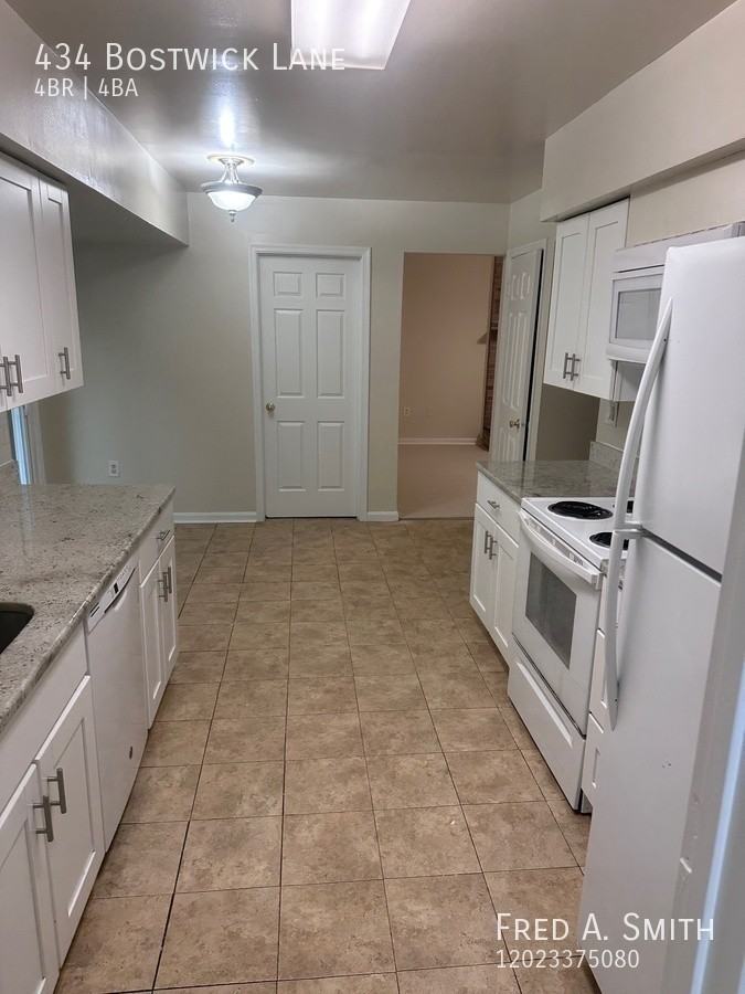 434 Bostwick Ln - Photo 7 of 50
