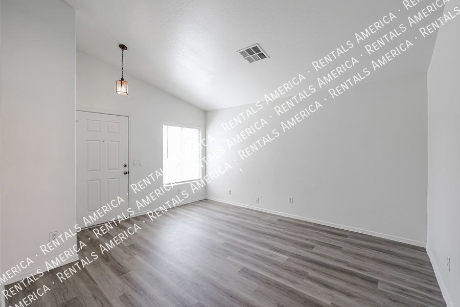 22216 W Hadley St - Photo 6 of 28