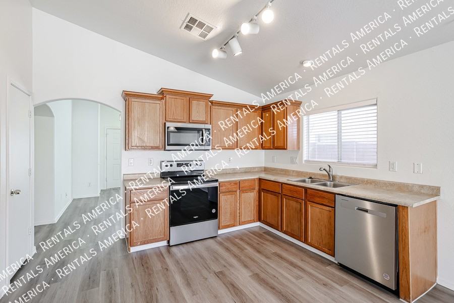 22216 W Hadley St - Photo 7 of 28
