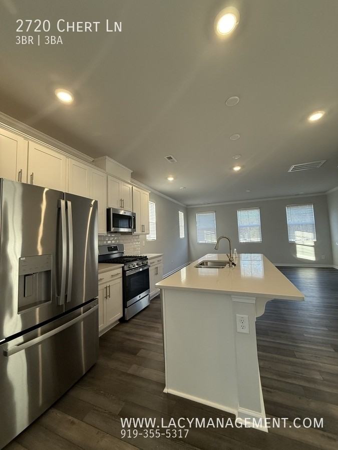 2720 Chert Ln - Photo 7 of 35