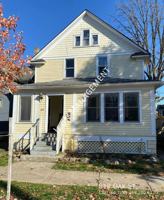 featured image of 819 Oak St