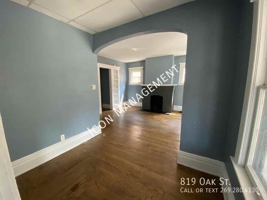 819 Oak St - Photo 4 of 15