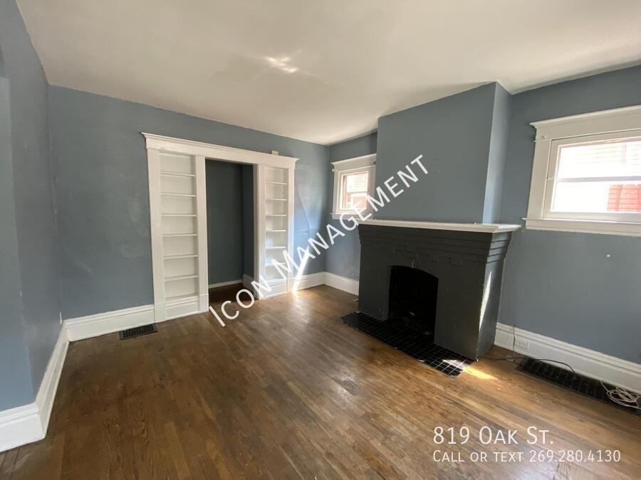 819 Oak St - Photo 5 of 15