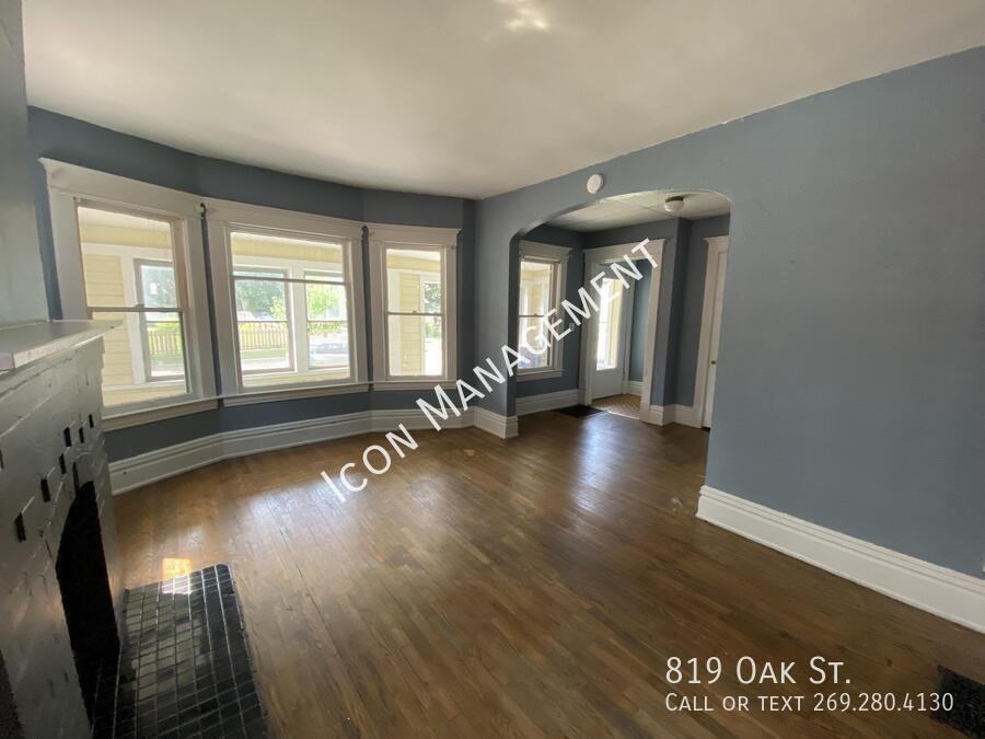 819 Oak St - Photo 6 of 15
