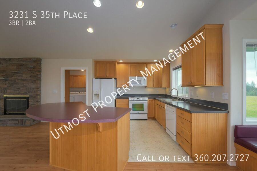 3231 S 35th Pl - Photo 5 of 15