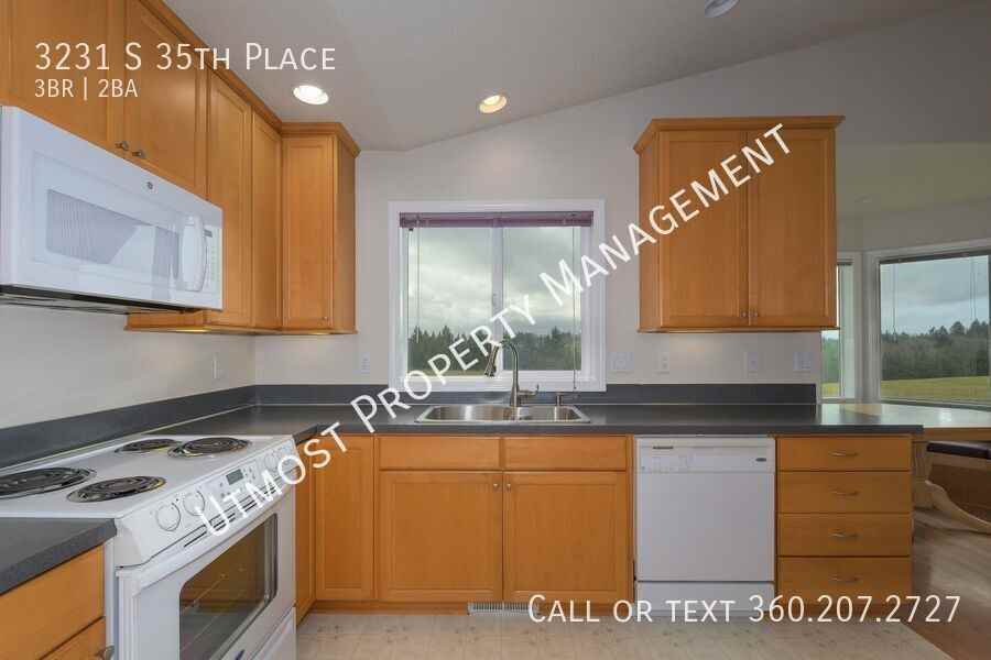 3231 S 35th Pl - Photo 6 of 15