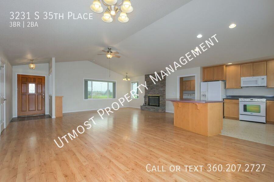 3231 S 35th Pl - Photo 7 of 15