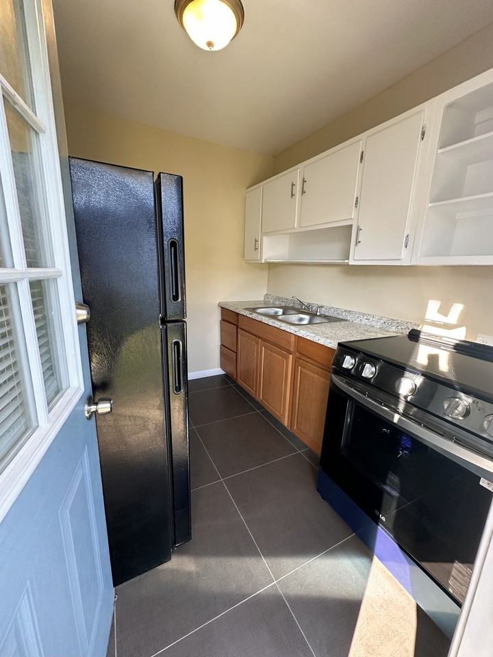 Morningview Apartment LLC - Photo 2 of 14