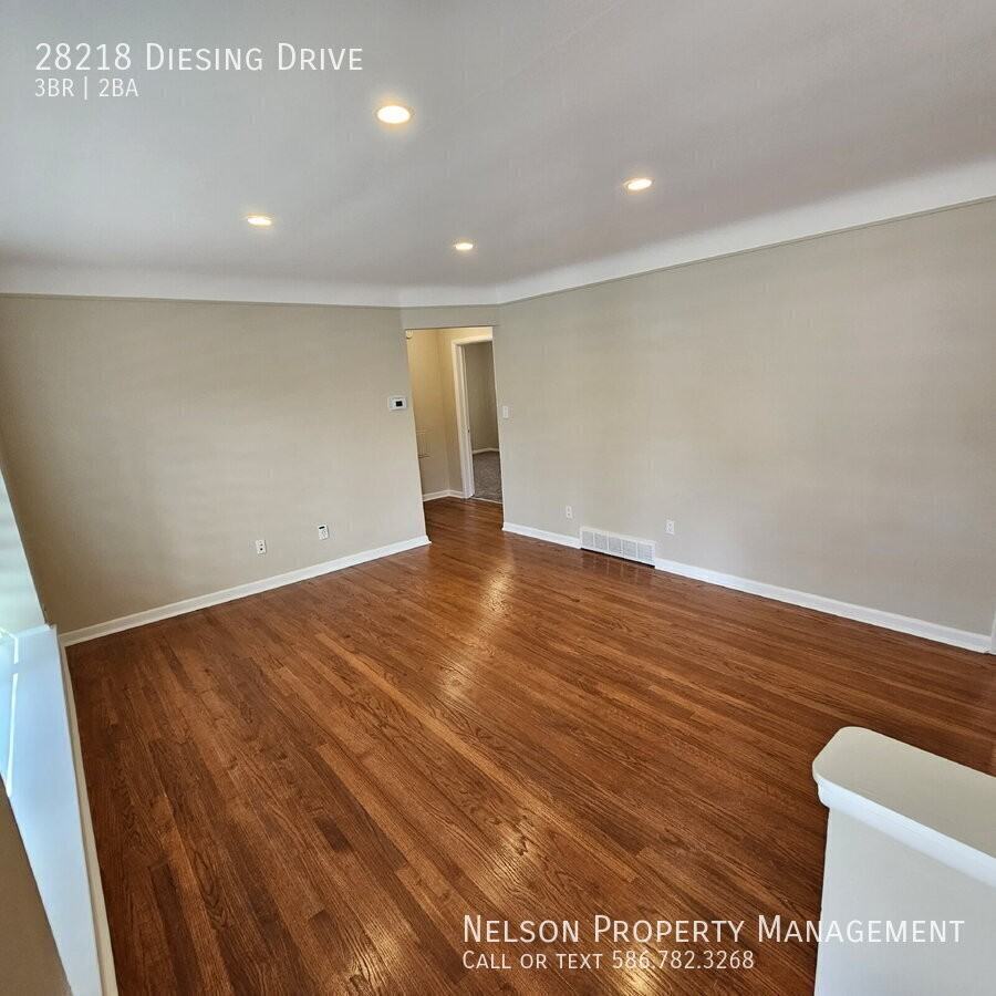 28218 Diesing Dr - Photo 3 of 23