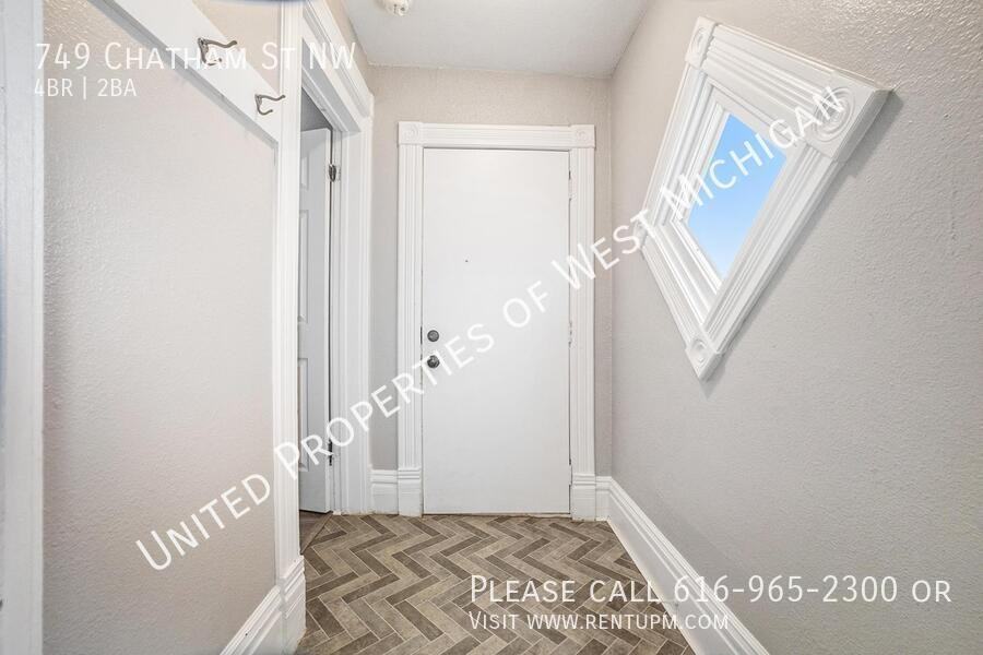 749 Chatham St Nw - Photo 4 of 19