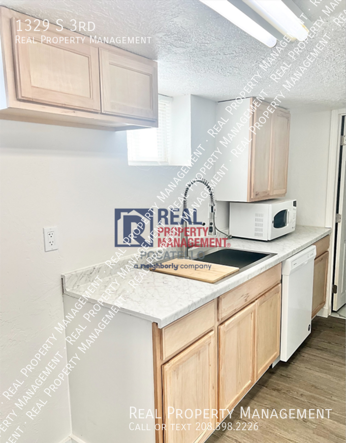 1329 S 3rd Ave - Photo 3 of 13