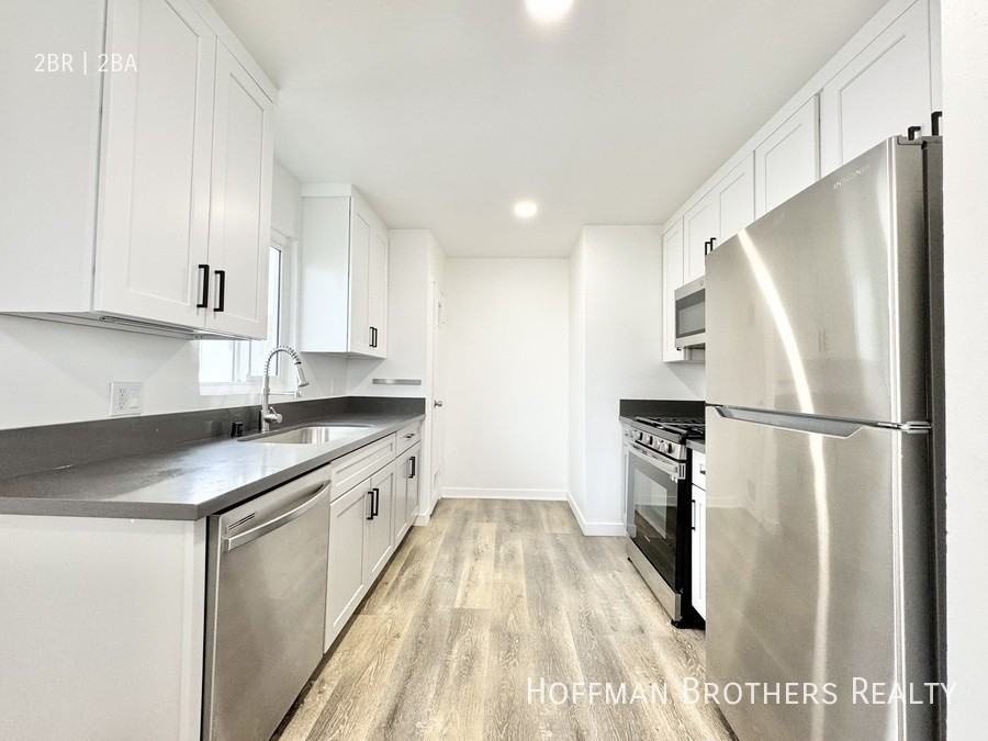 4132 W 118th St #C - Photo 3 of 14
