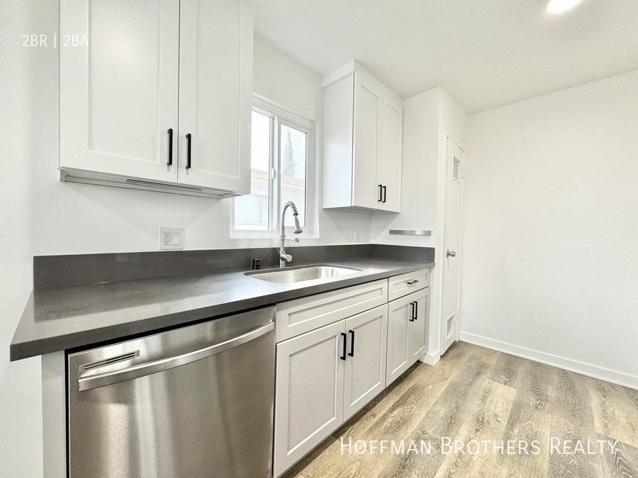 4132 W 118th St #C - Photo 4 of 14