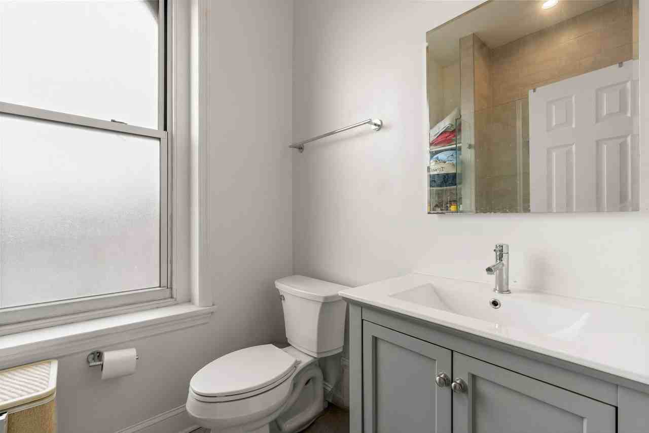 1001 Pine St - Photo 3 of 15