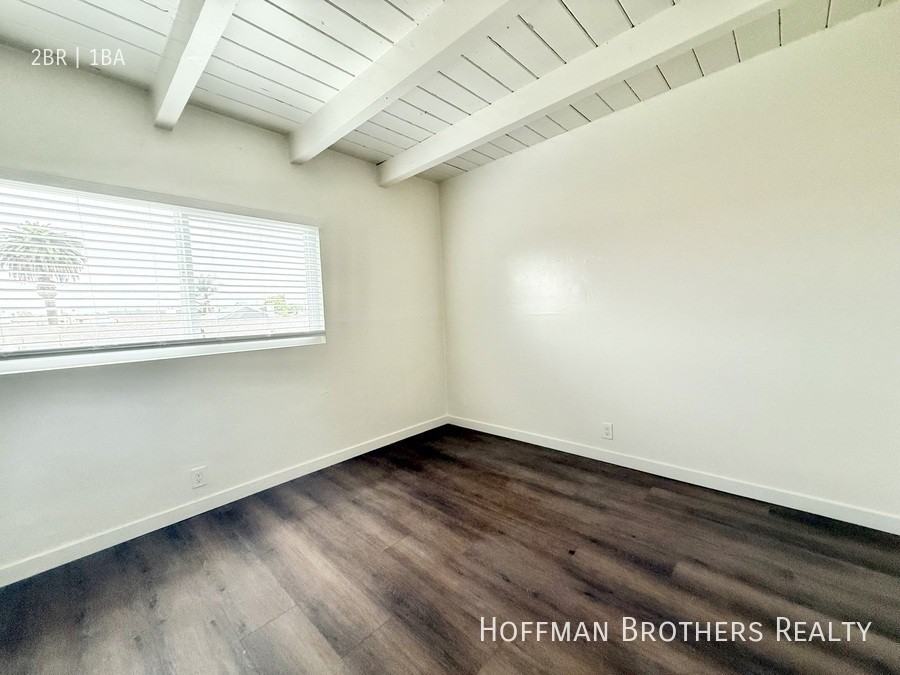 1256 W 87th St #6 - Photo 5 of 5