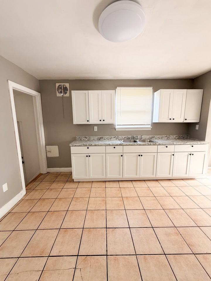 5267 Haverhill St #1 - Photo 6 of 15