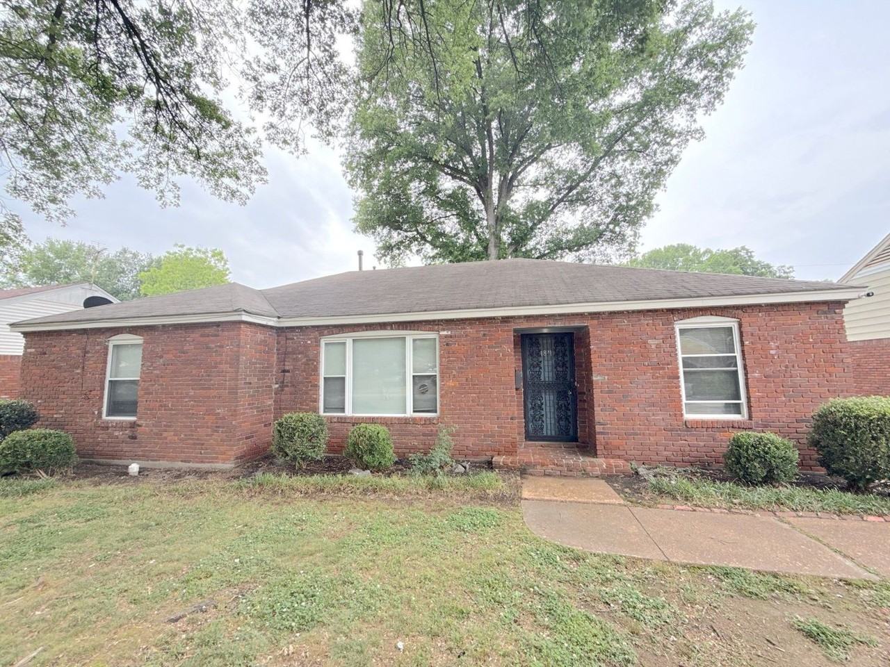 1871 Cornelia Ln