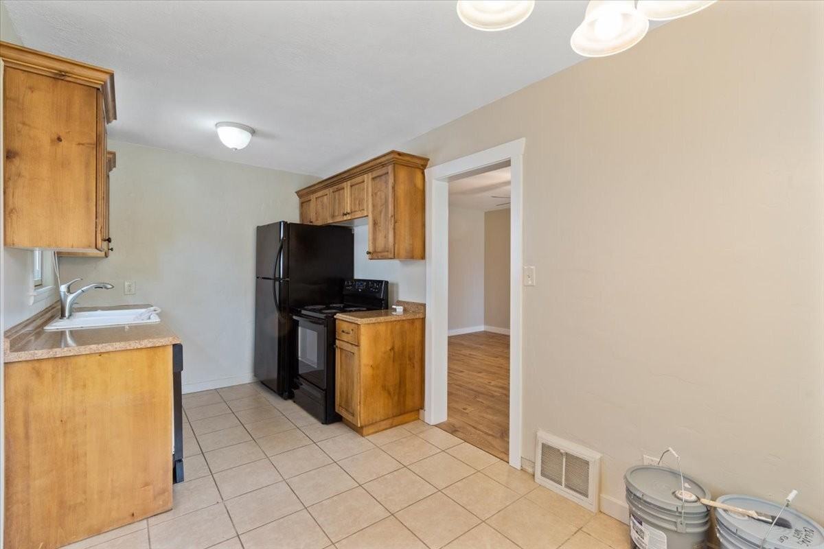 1263 East Emerson Avenue - Photo 2 of 39