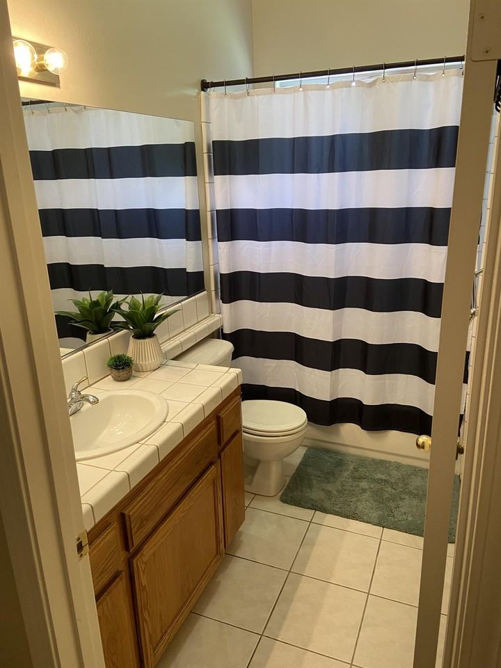 11910 Wethersfield St #1 - Photo 5 of 10
