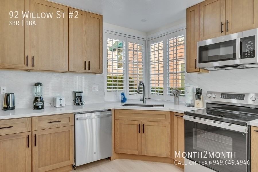92 Willow St - Photo 3 of 4