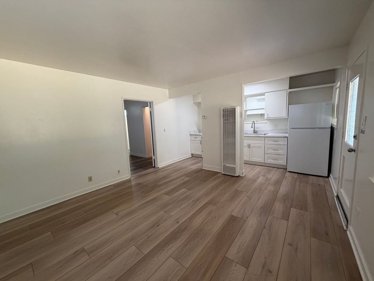 622 S Kalmia St #B - Photo 2 of 13