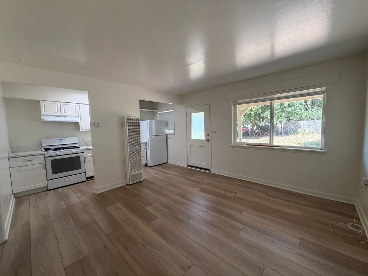 622 S Kalmia St #B - Photo 3 of 13