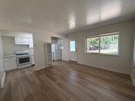 featured image of 622 S Kalmia St #B