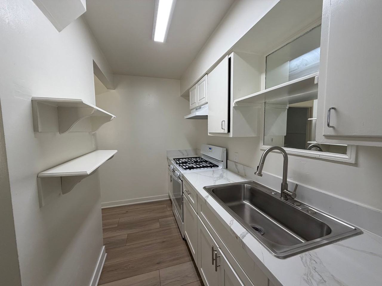 622 S Kalmia St #B - Photo 5 of 13