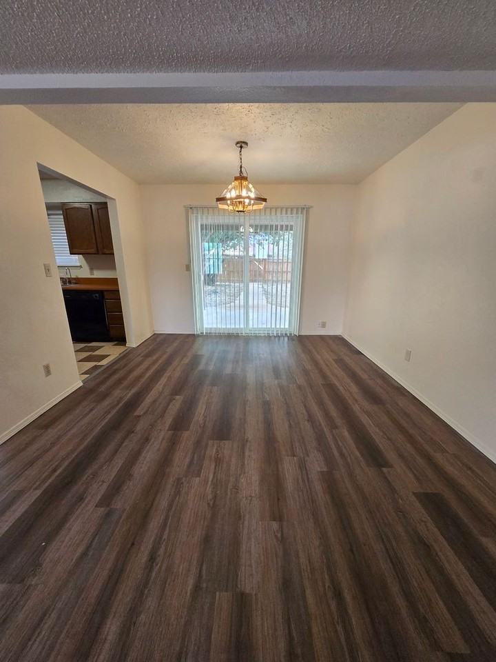 703 Broken Arrow Rd - Photo 6 of 18