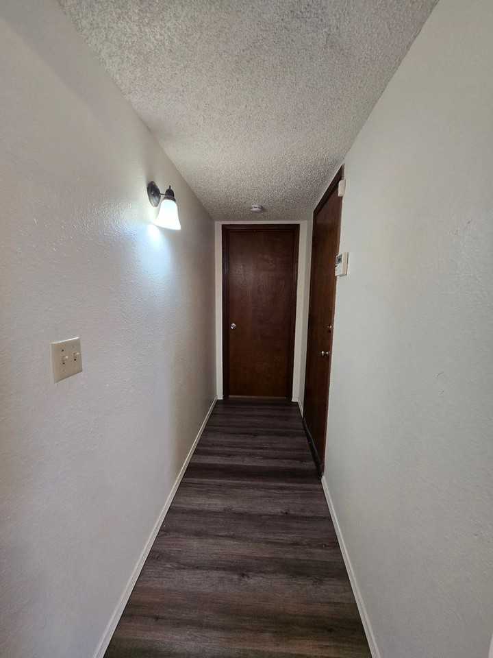 703 Broken Arrow Rd - Photo 7 of 18