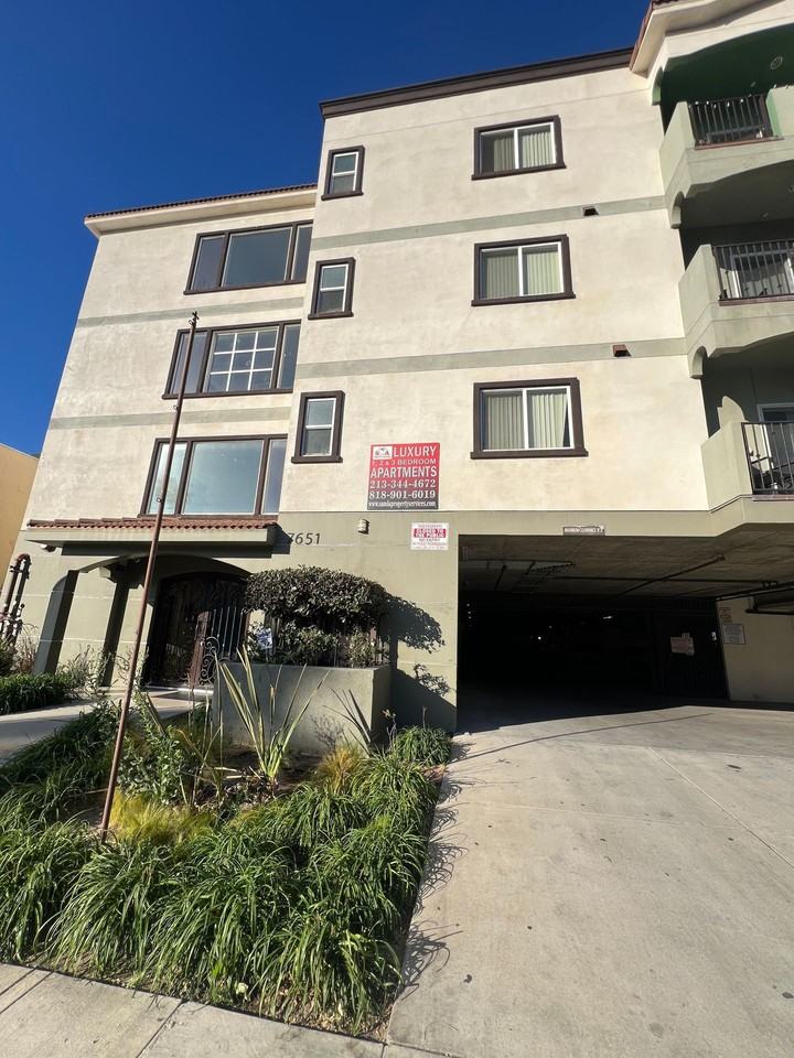 Yaya Laurel 1 Apartments - Photo 2 of 39