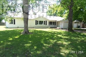 featured image of 1044 E Linwood Dr